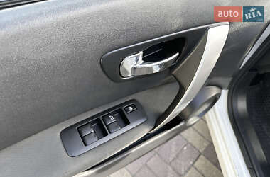 Позашляховик / Кросовер Nissan Qashqai 2013 в 