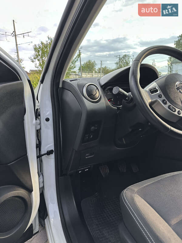 Позашляховик / Кросовер Nissan Qashqai 2013 в Самборі