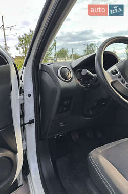 Позашляховик / Кросовер Nissan Qashqai 2013 в 