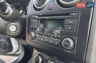 Позашляховик / Кросовер Nissan Qashqai 2013 в 