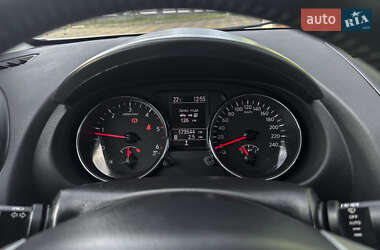 Позашляховик / Кросовер Nissan Qashqai 2013 в 