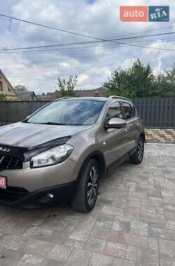 Внедорожник / Кроссовер Nissan Qashqai 2012 в 