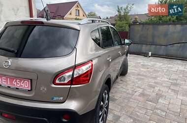 Внедорожник / Кроссовер Nissan Qashqai 2012 в 