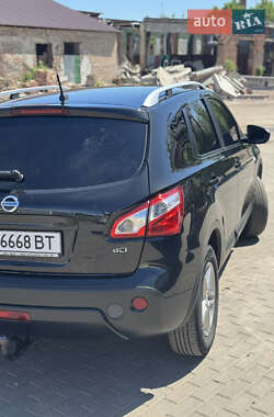 Внедорожник / Кроссовер Nissan Qashqai 2011 в 