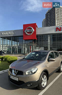 Внедорожник / Кроссовер Nissan Qashqai 2013 в 