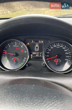 Внедорожник / Кроссовер Nissan Qashqai 2012 в 