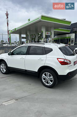Позашляховик / Кросовер Nissan Qashqai 2011 в 