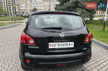 Внедорожник / Кроссовер Nissan Qashqai 2009 в 