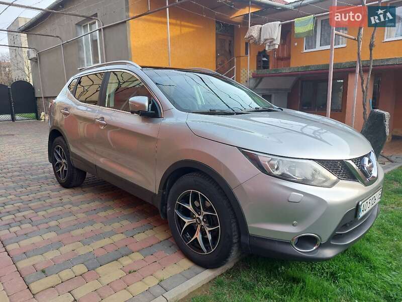 Позашляховик / Кросовер Nissan Qashqai 2014 в Мукачевому