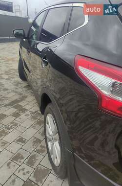 Внедорожник / Кроссовер Nissan Qashqai 2014 в 