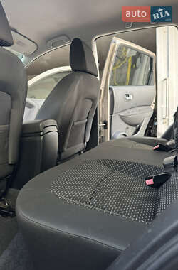 Внедорожник / Кроссовер Nissan Qashqai 2009 в 