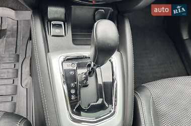 Внедорожник / Кроссовер Nissan Qashqai 2014 в 