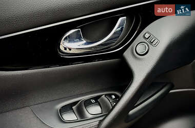 Позашляховик / Кросовер Nissan Qashqai 2014 в 