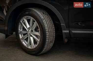 Внедорожник / Кроссовер Nissan Qashqai 2015 в 