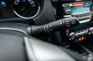 Внедорожник / Кроссовер Nissan Qashqai 2015 в 