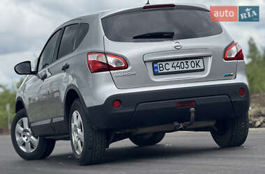 Позашляховик / Кросовер Nissan Qashqai 2010 в 