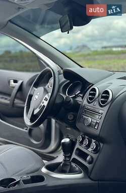 Позашляховик / Кросовер Nissan Qashqai 2010 в 