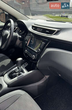 Внедорожник / Кроссовер Nissan Qashqai 2015 в 