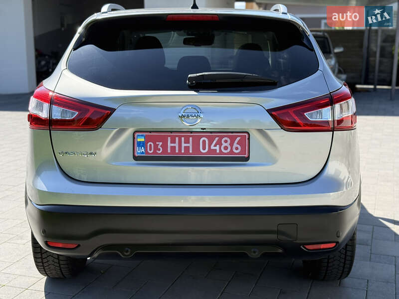 Позашляховик / Кросовер Nissan Qashqai 2016 в Рівному