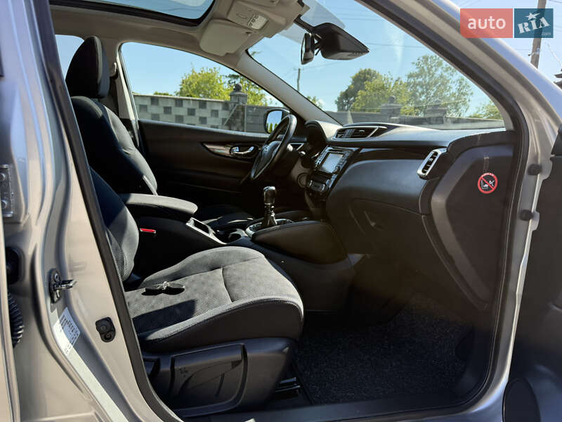 Позашляховик / Кросовер Nissan Qashqai 2016 в Рівному