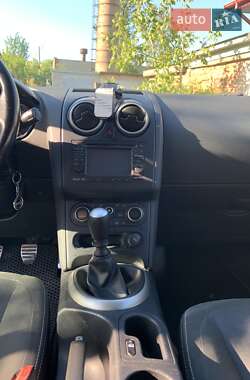 Внедорожник / Кроссовер Nissan Qashqai 2011 в 