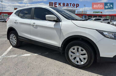 Внедорожник / Кроссовер Nissan Qashqai 2014 в 