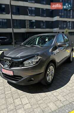 Позашляховик / Кросовер Nissan Qashqai 2012 в 