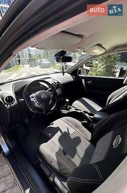 Позашляховик / Кросовер Nissan Qashqai 2012 в 