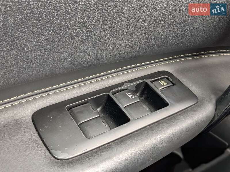 Позашляховик / Кросовер Nissan Qashqai 2013 в Києві