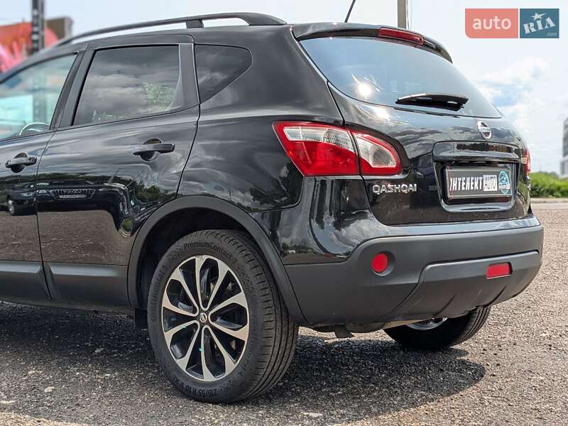 Позашляховик / Кросовер Nissan Qashqai 2013 в Києві