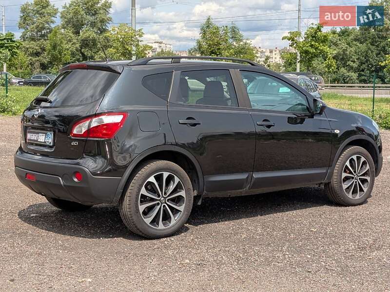 Позашляховик / Кросовер Nissan Qashqai 2013 в Києві