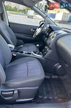Позашляховик / Кросовер Nissan Qashqai 2013 в 