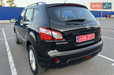 Позашляховик / Кросовер Nissan Qashqai 2013 в 