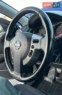 Позашляховик / Кросовер Nissan Qashqai 2013 в 