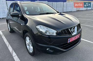 Позашляховик / Кросовер Nissan Qashqai 2013 в 