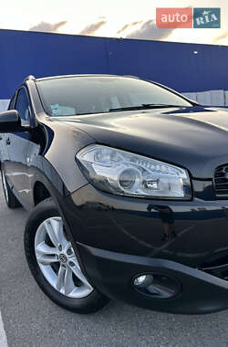 Позашляховик / Кросовер Nissan Qashqai 2013 в 