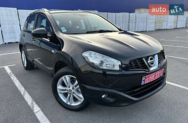 Позашляховик / Кросовер Nissan Qashqai 2013 в 