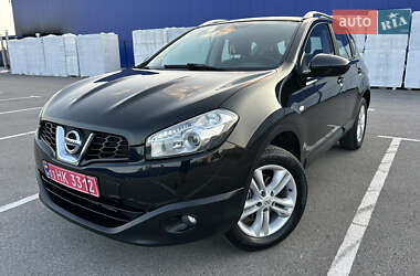 Позашляховик / Кросовер Nissan Qashqai 2013 в 