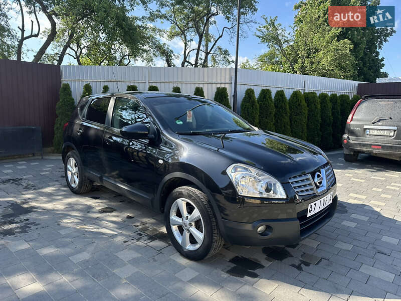 Внедорожник / Кроссовер Nissan Qashqai 2009 в 