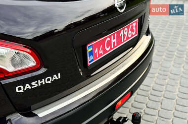 Внедорожник / Кроссовер Nissan Qashqai 2012 в 