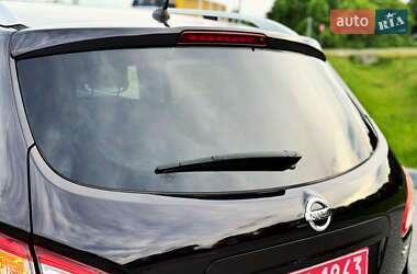 Внедорожник / Кроссовер Nissan Qashqai 2012 в 