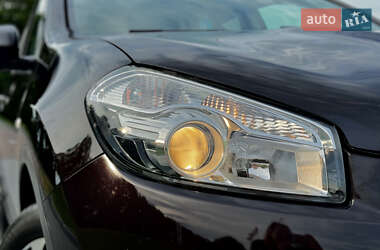 Внедорожник / Кроссовер Nissan Qashqai 2012 в 