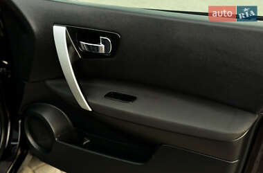 Внедорожник / Кроссовер Nissan Qashqai 2012 в 