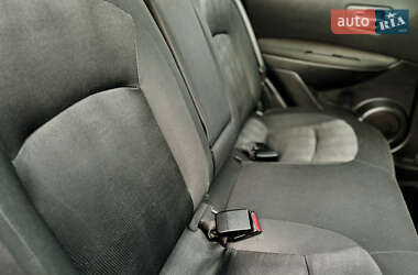 Внедорожник / Кроссовер Nissan Qashqai 2012 в 