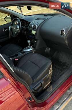 Внедорожник / Кроссовер Nissan Qashqai 2012 в 