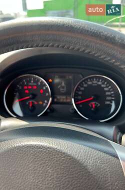 Позашляховик / Кросовер Nissan Qashqai 2013 в Києві
