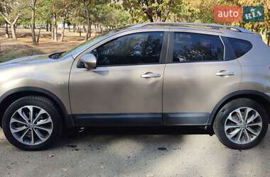 Внедорожник / Кроссовер Nissan Qashqai 2009 в 