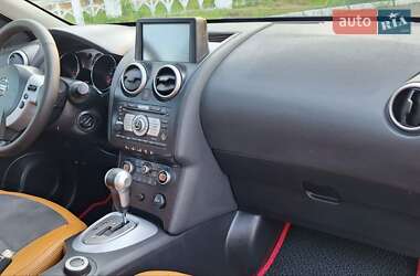 Позашляховик / Кросовер Nissan Qashqai 2009 в 