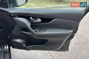 Внедорожник / Кроссовер Nissan Qashqai 2017 в 