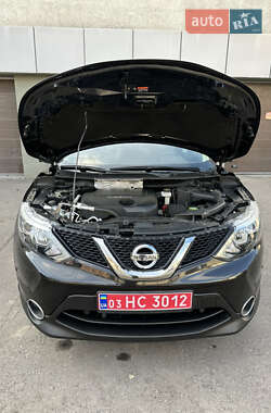 Внедорожник / Кроссовер Nissan Qashqai 2017 в 